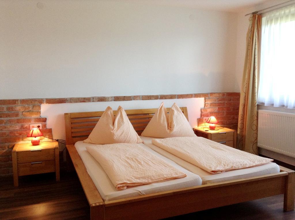 Gasthof Zur Haltestelle Lasberg Room photo